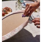 Realhomes Pastel Zeminli Beyaz Yaprak Desenli Dijital Baskılı Modern 2'li Yuvarlak Servis Altlığı - Supla Realhomes