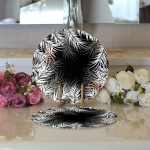 Realhomes Siyah Zemin Üzerinde Beyaz Yaprak Desenli 2'li Yuvarlak Servis Altlığı - Supla Realhomes