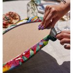 - Supla2li-8498-Gorsel4 - Realhomes  Realhomes Beyaz Zemin Üzerinde Yaprak Desenli Dijital Baskılı Modern 2'li Yuvarlak Servis Altlığı - Supla Realhomes