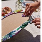 Realhomes Beyaz Zemin Üzerinde Renkli Çizgili Dijital Baskılı Modern 2'li Yuvarlak Servis Altlığı - Supla Realhomes