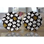 Realhomes Siyah Zemin Üzerinde Gold Detaylı Beyaz Çiçek Desenli 2'li Yuvarlak Servis Altlığı - Supla Realhomes