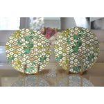 - Supla2li-8538-Gorsel2 - Realhomes Realhomes Beyaz Zemin Üzerinde Yeşil Puantiyeli Yaprak Desenli 2'li Yuvarlak Servis Altlığı - Supla Realhomes