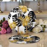 Realhomes Beyaz Zemin Üzerinde Gold Detaylı Siyah Yaprak Desenli 2'li Yuvarlak Servis Altlığı - Supla Realhomes