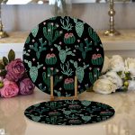 Realhomes Siyah Zemin Üzerinde Yeşil Kaktüs Desenli 2'li Yuvarlak Servis Altlığı - Supla Realhomes