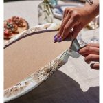 Realhomes Beyaz Zemin Üzerinde Çiçek Desenli Dijital Baskılı Modern 2'li Yuvarlak Servis Altlığı - Supla Realhomes