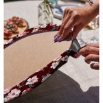 - Supla2li-8584-Gorsel4 - Realhomes Realhomes Rengarenk Zemin Üzerinde Çiçek Desenli Dijital Baskılı Modern 2'li Yuvarlak Servis Altlığı - Supla Realhomes