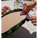 - Supla2li-8593-Gorsel4 - Realhomes Realhomes Siyah Zemin Üzerinde Yeşil Yaprak Desenli 2'li Yuvarlak Servis Altlığı - Supla Realhomes