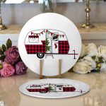 Realhomes Beyaz Zemin Üzerinde Ekose Desenli Karavan Motifli Modern 2'li Yuvarlak Servis Altlığı - Supla Realhomes