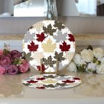 Realhomes Beyaz Zeminli Ekoseli Yaprak Desenli Dijital Baskılı Modern 2'li Yuvarlak Servis Altlığı - Supla Realhomes