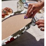 Realhomes Beyaz Zeminli Ekoseli Yaprak Desenli Dijital Baskılı Modern 2'li Yuvarlak Servis Altlığı - Supla Realhomes