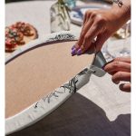 Realhomes Rengarenk Zemin Üzerinde Çiçek Desenli Dijital Baskılı Modern 2'li Yuvarlak Servis Altlığı - Supla Realhomes