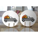 Realhomes Beyaz Zemin Üzerinde Siyah Ekoseli Balkabağı Desenli 2'li Yuvarlak Servis Altlığı - Supla Realhomes