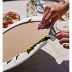 - Supla2li-8637-Gorsel4 - Realhomes Realhomes Beyaz Emin Üzerinde Ayçiçek Desenli Balkabağı Dijital Baskılı Modern 2'li Yuvarlak Servis Altlığı - Supla Realhomes