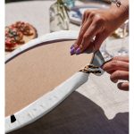 - Supla2li-8661-Gorsel4 - Realhomes  Realhomes Beyaz Zemin Üzerinde Ekoseli Çamağacı Desenli Dijital Baskılı Modern 2'li Yuvarlak Servis Altlığı - Supla Realhomes