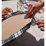 - Supla2li-8669-Gorsel4 - Realhomes Realhomes Beyaz Zemin Üzerinde Renkli Ekose Desenli 2'li Yuvarlak Servis Altlığı - Supla Realhomes