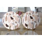 Realhomes Beyaz Zemin Üzerinde Soft Renkli Yaprak Motifli Modern 2'li Yuvarlak Servis Altlığı - Supla Realhomes