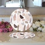 Realhomes Beyaz Zemin Üzerinde Soft Renkli Yaprak Motifli Modern 2'li Yuvarlak Servis Altlığı - Supla Realhomes