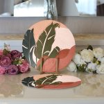 - Supla2li-8683-Gorsel3 - Realhomes Realhomes Pastel Zemin Üzerinde Onedraw Çizimli Yaprak Desenli 2'li Yuvarlak Servis Altlığı - Supla Realhomes