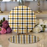 - Supla2li-8700-Gorsel1 - Realhomes Realhomes Beyaz Zemin Üzerinde Siyah Sarı Ekose Desenli Dijital Baskılı Modern 2'li Yuvarlak Servis Altlığı - Supla Realhomes