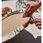 - Supla2li-8702-Gorsel4 - Realhomes Realhomes Renkli Zemin Üzerinde Onedraw Çizimki Meyva Desenli 2'li Yuvarlak Servis Altlığı - Supla Realhomes