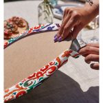 Realhomes Beyaz Zemin Üzerinde Çini Desenli Dijital Baskılı Modern 2'li Yuvarlak Servis Altlığı - Supla Realhomes