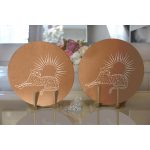 - Supla2li-8821-Gorsel2 - Realhomes Realhomes Pastel Zemin Üzerinde Onedraw Çizimli Güneş Desenli 2'li Yuvarlak Servis Altlığı - Supla Realhomes