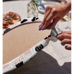 Realhomes Beyaz Zemin Üzerinde Siyah Puantiyeli Kaktüs Desenli 2'li Yuvarlak Servis Altlığı - Supla Realhomes