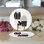 - Supla2li-8846-Gorsel3 - Realhomes Realhomes Beyaz Zemin Üzerinde Siyah Puantiyeli Kaktüs Desenli 2'li Yuvarlak Servis Altlığı - Supla Realhomes