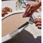 - Supla2li-8846-Gorsel4 - Realhomes Realhomes Beyaz Zemin Üzerinde Siyah Puantiyeli Kaktüs Desenli 2'li Yuvarlak Servis Altlığı - Supla Realhomes