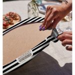 - Supla2li-8854-Gorsel4 - Realhomes Realhomes Renkli Zemin Üzerinde Siyah Çizgili Kaktüs Desenli Modern 2'li Yuvarlak Servis Altlığı - Supla Realhomes