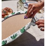 Realhomes Beyaz Zeminli Renkli Kaktüs Desenli Dijital Baskılı Modern 2'li Yuvarlak Servis Altlığı - Supla Realhomes