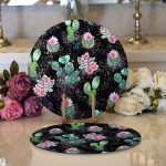 - Supla2li-8885-Gorsel1 - Realhomes Realhomes Siyah Zemin Üzerinde Kaktüs Desenli Dijital Baskılı Modern 2'li Yuvarlak Servis Altlığı - Supla Realhomes