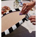 - Supla2li-8914-Gorsel4 - Realhomes Realhomes Mermer Zeminli Siyah Çizgili Dijital Baskılı Modern 2'li Yuvarlak Servis Altlığı - Supla Realhomes