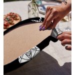 Realhomes Siyah Zeminde Mermer Motifli Geyik Tasarımlı Modern 2'li Yuvarlak Servis Altlığı - Supla Realhomes