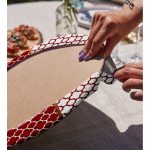 - Supla2li-9275-Gorsel4 - Realhomes Realhomes Bordo & Beyaz Ogea Desenli Dijital Baskılı Modern 2'li Yuvarlak Servis Altlığı - Supla Realhomes