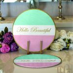 - Supla2li-9280-Gorsel1 - Realhomes Realhomes Hello Beautiful Mavi & Pembe Dijital Baskılı Modern 2'li Yuvarlak Servis Altlığı - Supla Realhomes