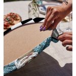 Realhomes Dama Zeminli Kahve İçen Kız Motifli Modern 2'li Yuvarlak Servis Altlığı - Supla Realhomes