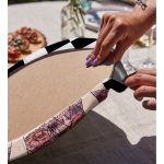 Realhomes Dama Zeminli & Fotoğraf Çeken Kız Tasarımlı 2'li Yuvarlak Servis Altlığı - Supla Realhomes