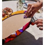 - Supla2li-arap3kiz-Gorsel4 - Realhomes Realhomes Modern Arap 3 Kız Motifli Dijital Baskılı 2'li Yuvarlak Servis Altlığı - Supla Realhomes