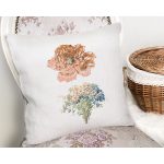 - Rh-K10032-Gorsel2 - Realhomes Beyaz Zemin Çiçek Motifli Dijital Baskılı Dekoratif Yastık Kırlent Kılıfı Realhomes