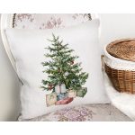 - Rh-K10169-Gorsel2 - Realhomes Çam Ağacı Altında Hediye Paketleri Özel Tasarım Dijital Baskılı Dekoratif Yastık Kırlent Kılıfı Realhomes