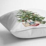 - Rh-K10169-Gorsel3 - Realhomes Çam Ağacı Altında Hediye Paketleri Özel Tasarım Dijital Baskılı Dekoratif Yastık Kırlent Kılıfı Realhomes