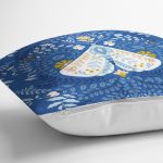 - Rh-K10411-Gorsel3 - Realhomes Mavi Zemin Kelebek & Çiçekli Özel Tasarım Dijital Baskılı Modern Yastık Kırlent Kılıfı Realhomes