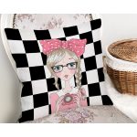Dama Zeminli Fotoğraf Çeken Kız Tasarımlı  Dijital Baskılı Dekoratif Yastık Kırlent Kılıfı Realhomes
