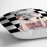 - Rh-K9299-Gorsel3 - Realhomes Dama Zeminli & Fotoğraf Çeken Kız Tasarımlı Dijital Baskılı Dekoratif Yastık Kırlent Kılıfı Realhomes