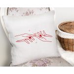 - Rh-K9346-Gorsel2 - Realhomes Özel Tasarım Bayan Elleri Dijital Baskılı Modern Yastık Kırlent Kılıfı Realhomes