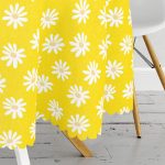 Sarı Zemin Papatya Desenli Dijital Baskılı Yuvarlak Masa Örtüsü - Çap 140cm Realhomes