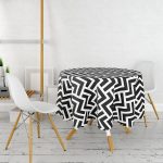 - MasaYuv-2021-Gorsel2 - Realhomes Siyah Beyaz Geometrik Desenli Dijital Yuvarlak Masa Örtüsü - Çap 140cm Realhomes