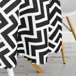 - MasaYuv-2021-Gorsel3 - Realhomes Siyah Beyaz Geometrik Desenli Dijital Yuvarlak Masa Örtüsü - Çap 140cm Realhomes