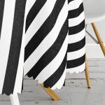 - MasaYuv-2025-Gorsel3 - Realhomes Siyah Beyaz Çizgili Yuvarlak Masa Örtüsü - Çap 140cm Realhomes